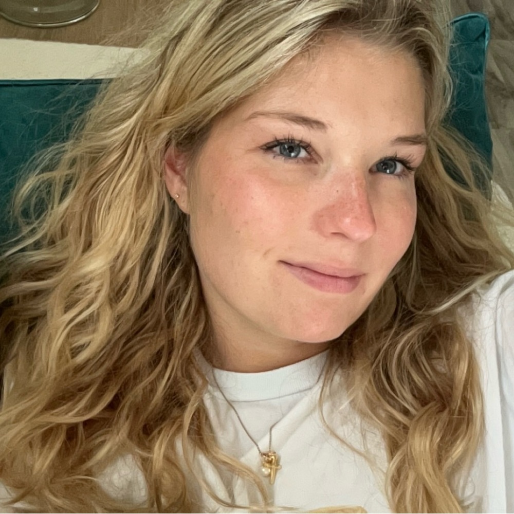 Meet your Posher, Kayla